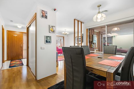 Property photo of 8 St Lawrence Close Werribee VIC 3030