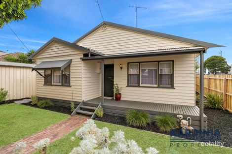 2 Saffron St, Newtown, VIC 3220
