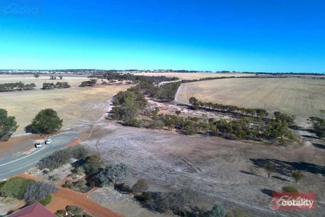 16 Curlew Way, Wickepin, WA 6370