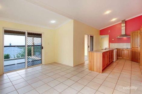 Property photo of 14 Guthrie Close Bentley Park QLD 4869