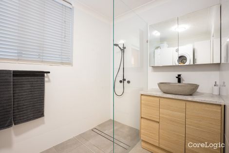 Property photo of 12/24 Second Avenue Broadbeach QLD 4218