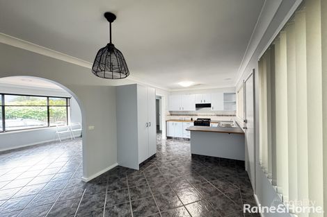 Property photo of 37 Yeovil Drive Bomaderry NSW 2541