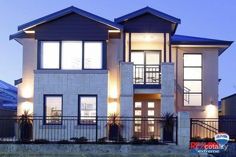 Property photo of 18 O'Mara Boulevard Iluka WA 6028