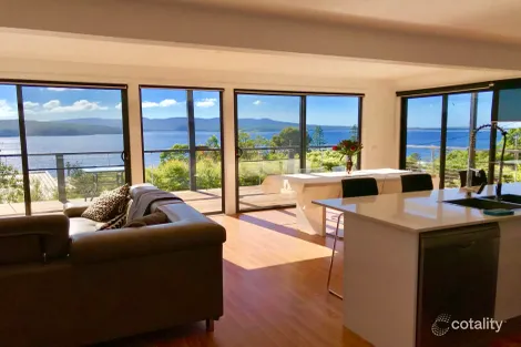 Property photo of 49 Karbeethong Road Mallacoota VIC 3892