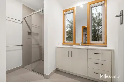 Property photo of 55 Wilfred Road Ivanhoe East VIC 3079