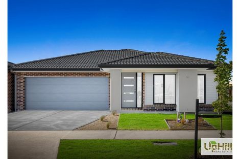 6 Ambition Way, Clyde North, VIC 3978