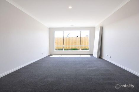 Property photo of 14 Hogan Court Drouin VIC 3818