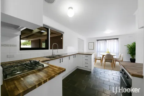 Property photo of 6 Katrina Place Melton West VIC 3337