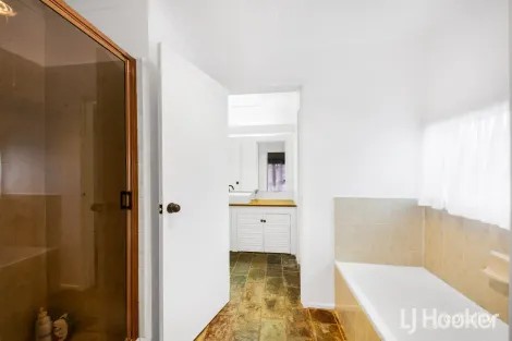 Property photo of 6 Katrina Place Melton West VIC 3337