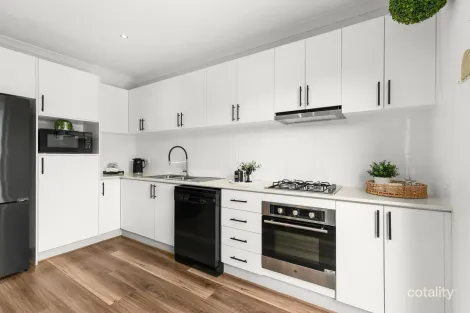 Property photo of 11/1 Hyde Park Avenue Craigieburn VIC 3064