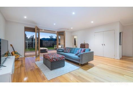 Property photo of 3 Collegian Avenue Strathmore VIC 3041