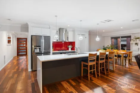 Property photo of 27 Breenview Place Doreen VIC 3754