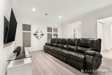Property photo of 70 Mannavue Boulevard Cranbourne North VIC 3977
