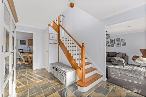 Property photo of 8 Swansea Court Craigieburn VIC 3064