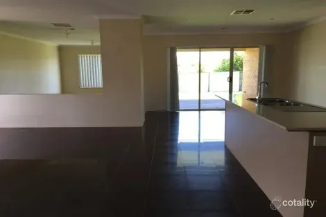 Property photo of 3 Els Court Berwick VIC 3806