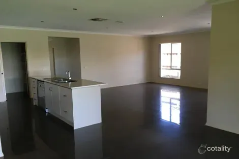 Property photo of 3 Els Court Berwick VIC 3806