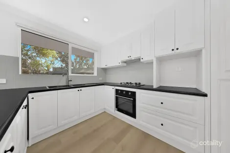 Property photo of 6 Mosstrooper Court Mill Park VIC 3082