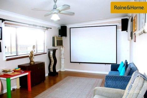 Property photo of 10 Oliveri Crescent Green Valley NSW 2168