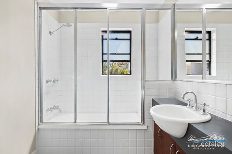 Property photo of 28/106 Linton Street Kangaroo Point QLD 4169