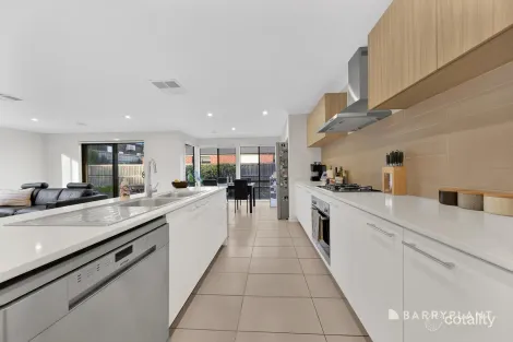Property photo of 101 Wallaroo Way Doreen VIC 3754
