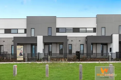 4 Vendeen Walk, Clyde North, VIC 3978