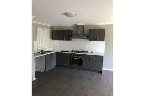 Property photo of 24 Wiseman Circuit Ropes Crossing NSW 2760
