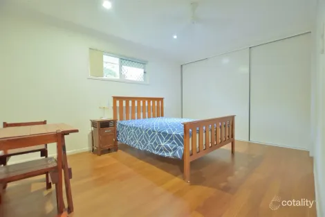 Property photo of 16 Lauren Close Wynnum West QLD 4178