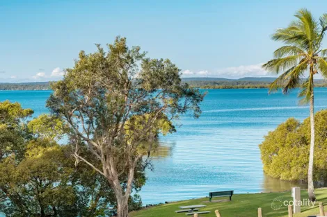 15 Esplanade, Redland Bay, QLD 4165