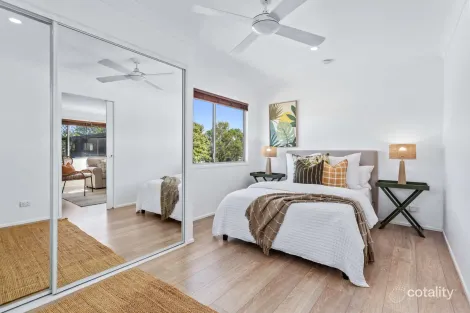 Property photo of 8 Beeka Street Labrador QLD 4215