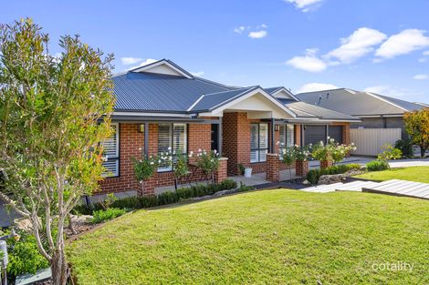 Property photo of 44 Paradise Drive Gobbagombalin NSW 2650