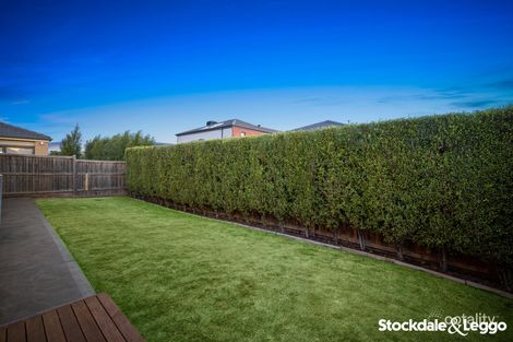 Property photo of 15 Jasper Grove Greenvale VIC 3059