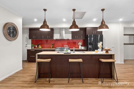 Property photo of 21 Waterloo Road Cranbourne East VIC 3977