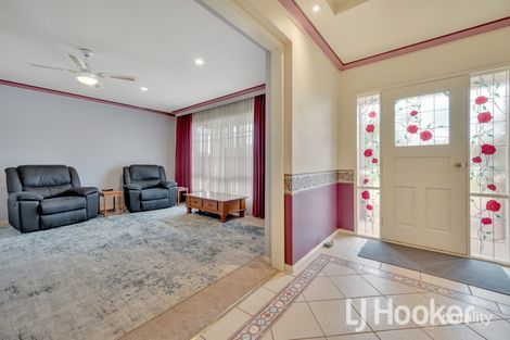 Property photo of 20 Maplewood Close Brookfield VIC 3338