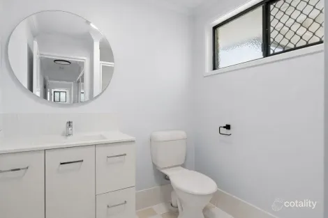 Property photo of 2 Matlock Court Hemmant QLD 4174