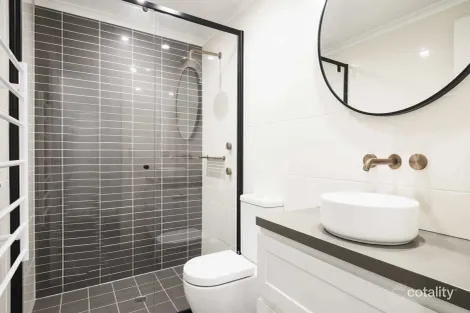 Property photo of 13/2A Campbell Parade Manly Vale NSW 2093