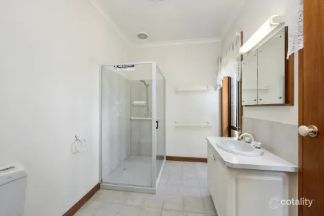 Property photo of 592-594 Napier Street Epsom VIC 3551