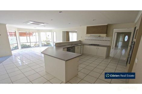 Property photo of 13 Cheshire Place Narre Warren South VIC 3805