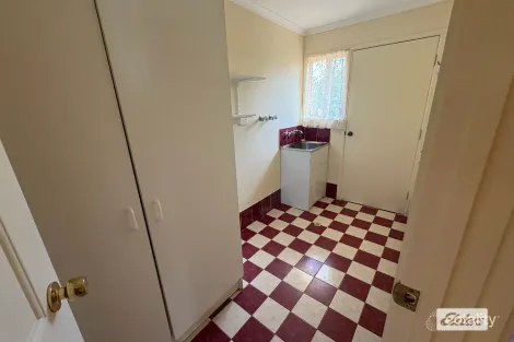 Property photo of 9 Rossiter Drive Evanston Park SA 5116