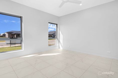 Property photo of 8 Frederick Circuit Eli Waters QLD 4655