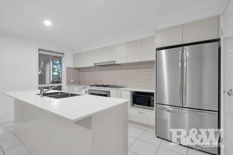 Property photo of 7 Highland Close Macquarie Links NSW 2565
