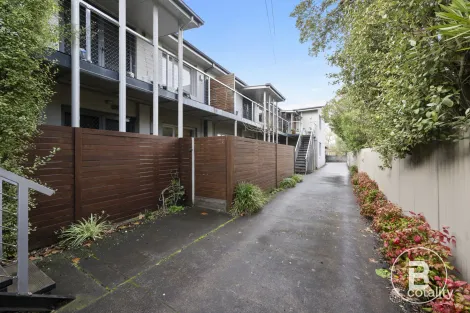 2/509 Drummond St S, Redan, VIC 3350