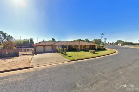 Property photo of 58 Fifth Avenue North Narromine NSW 2821