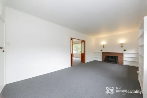 Property photo of 35 Kinnoull Grove Glen Waverley VIC 3150