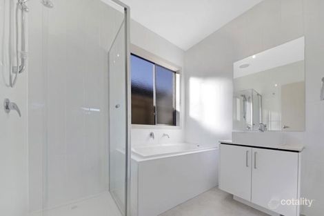 Property photo of 5 Licodia Parade Mernda VIC 3754