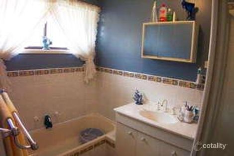 Property photo of 122 Warringa Crescent Hoppers Crossing VIC 3029