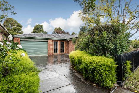 Property photo of 34 Edgecombe Way Roxburgh Park VIC 3064