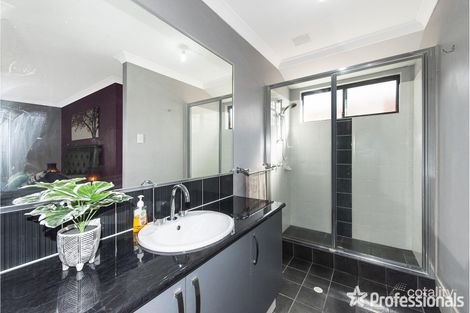 Property photo of 5 Viewed Green Byford WA 6122