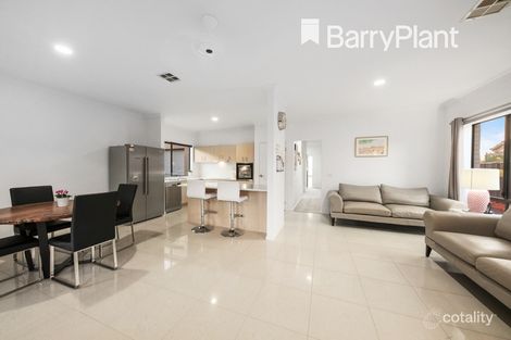 Property photo of 20 Everly Circuit Pakenham VIC 3810