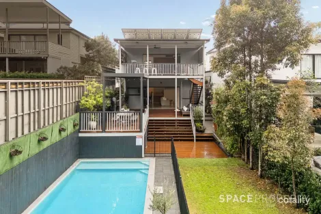 Property photo of 33 Fifth Avenue Bardon QLD 4065