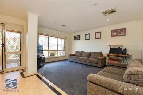 Property photo of 10 Franklin Parade Lynbrook VIC 3975